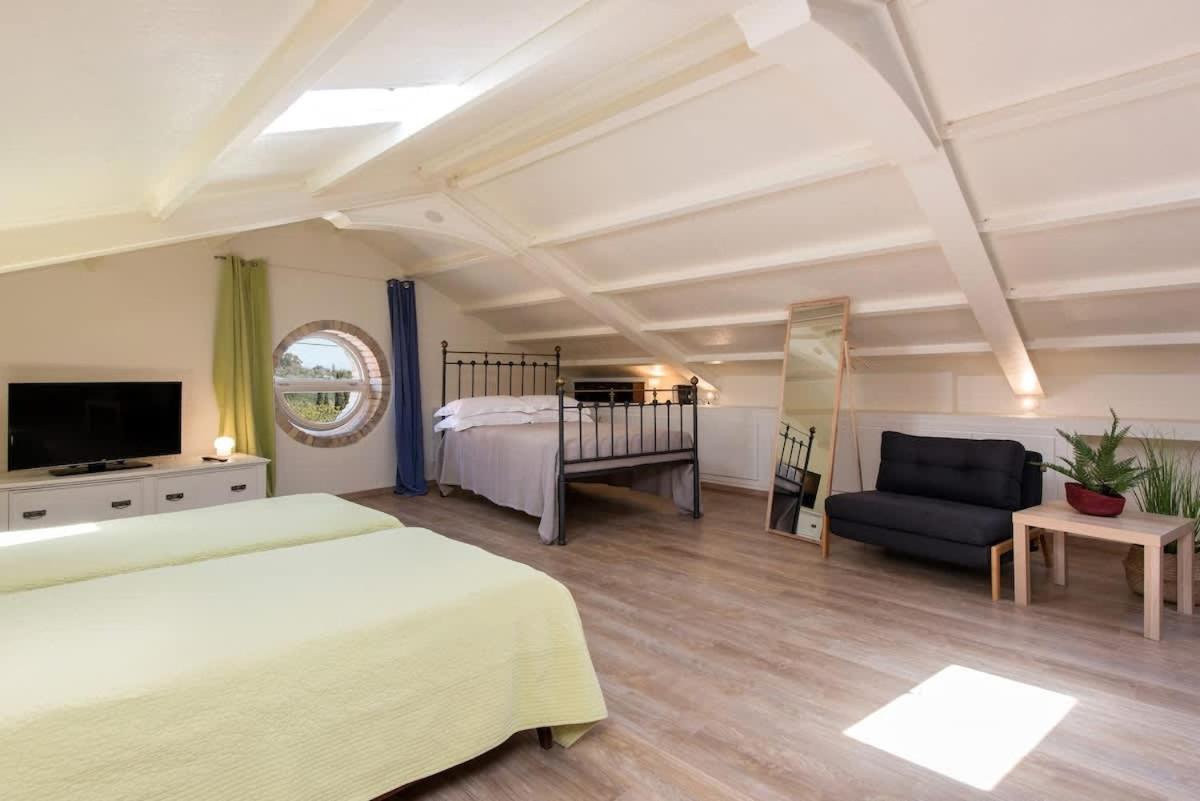 Iliopetra Corfu With Access To Shared Pool *