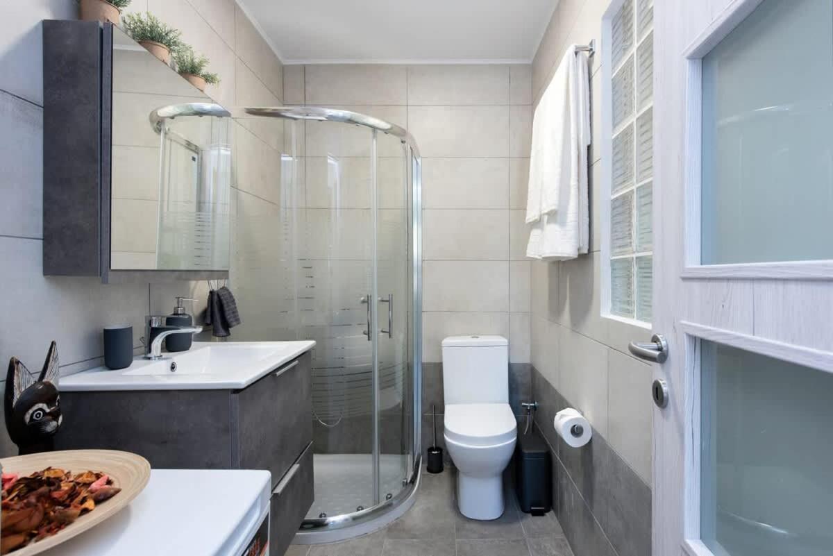 Iliopetra Corfu With Access To Shared Pool *